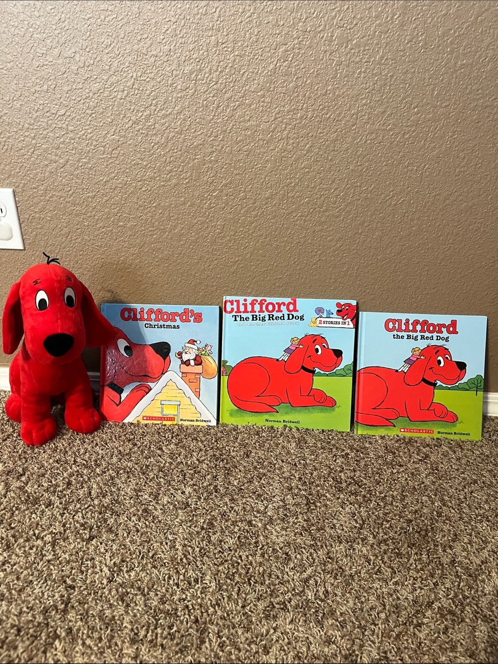 Clifford the Big Red Dog Plush with 3 Book Set